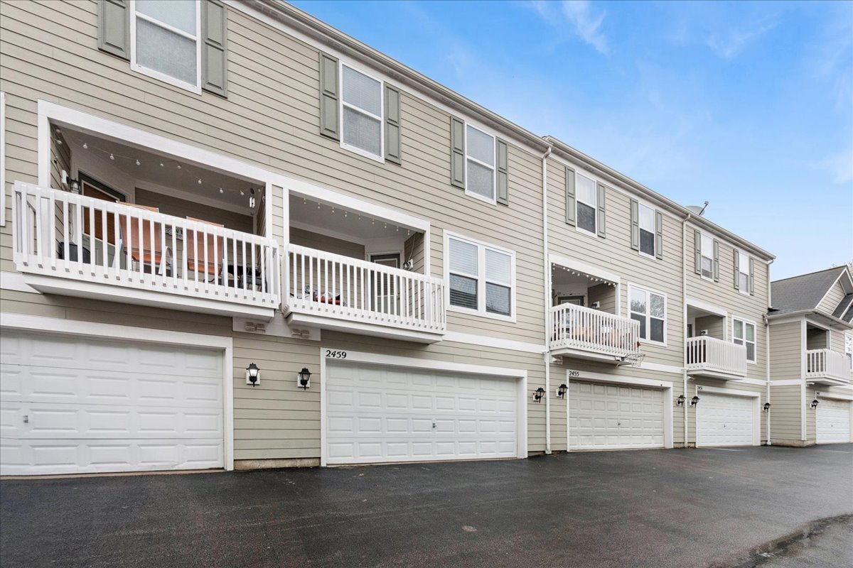 2459 Anna Way, Elgin, IL 60124