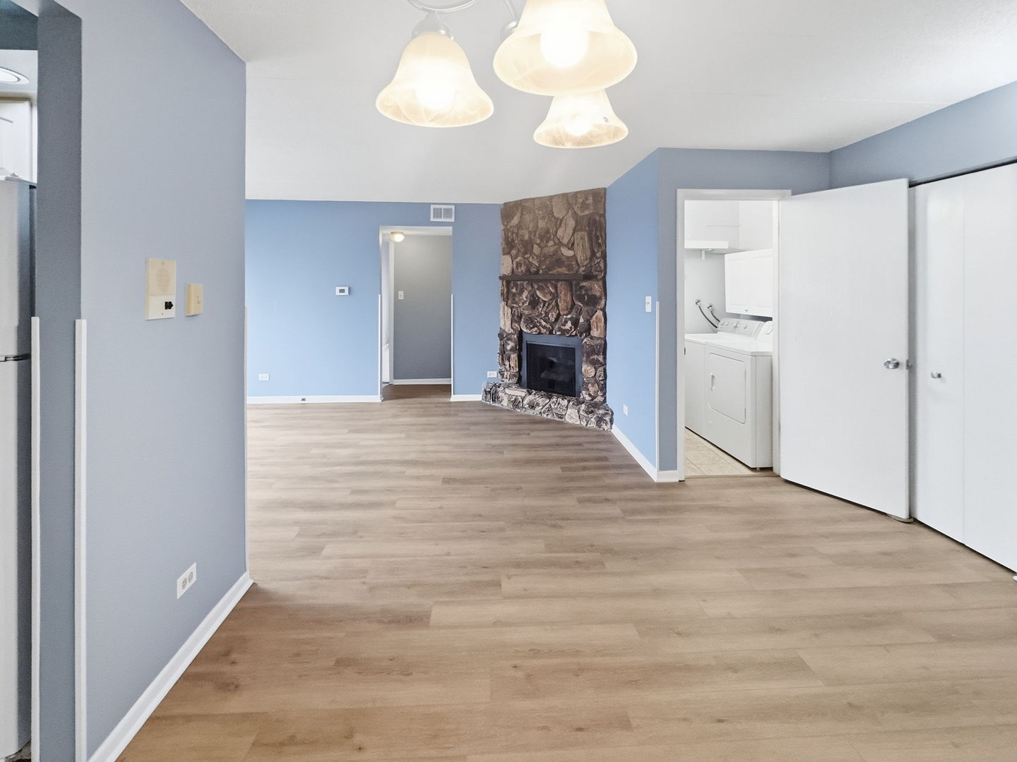 13616 Royal Court #207, Crestwood, IL 60418