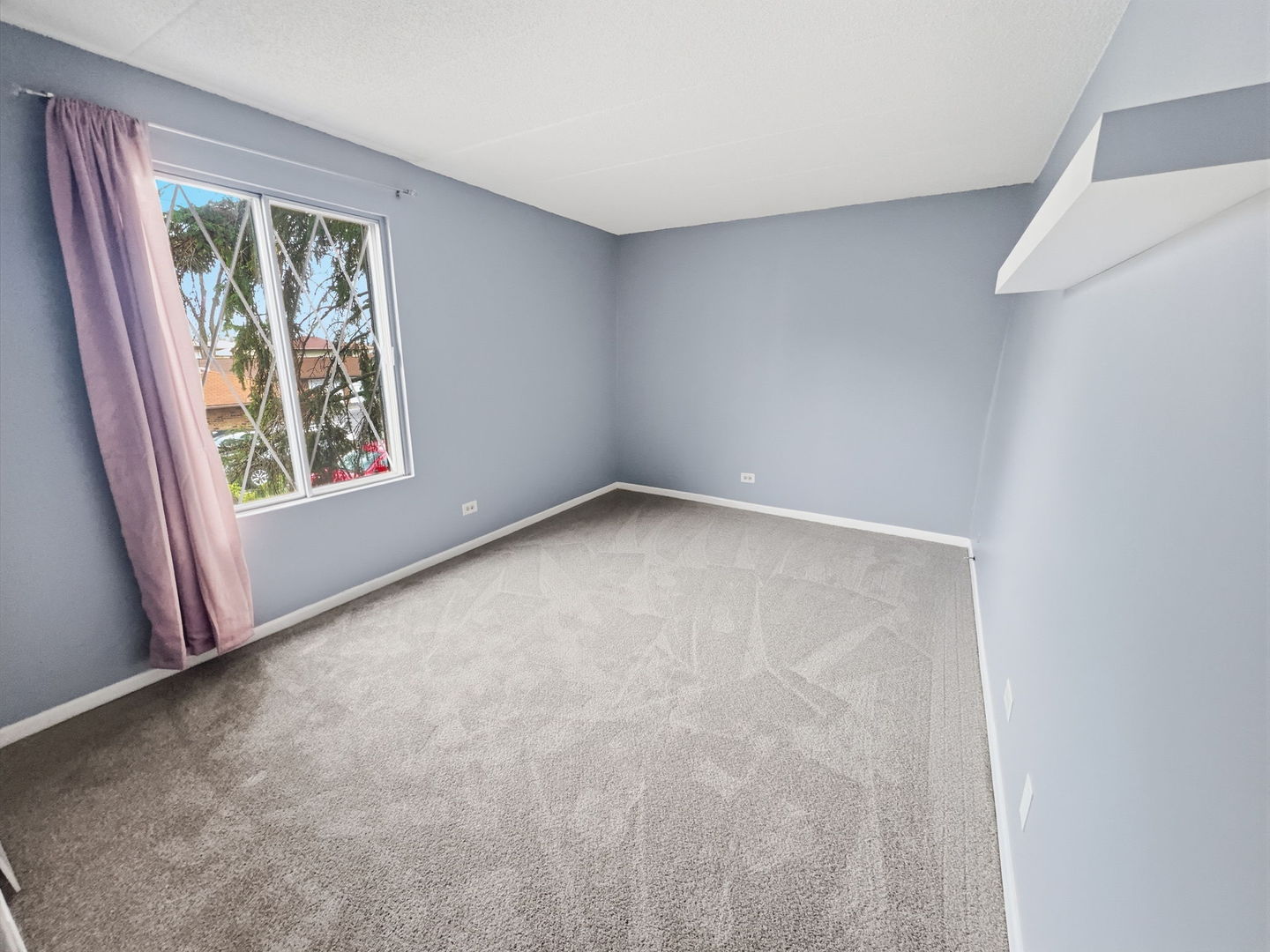 13616 Royal Court #207, Crestwood, IL 60418