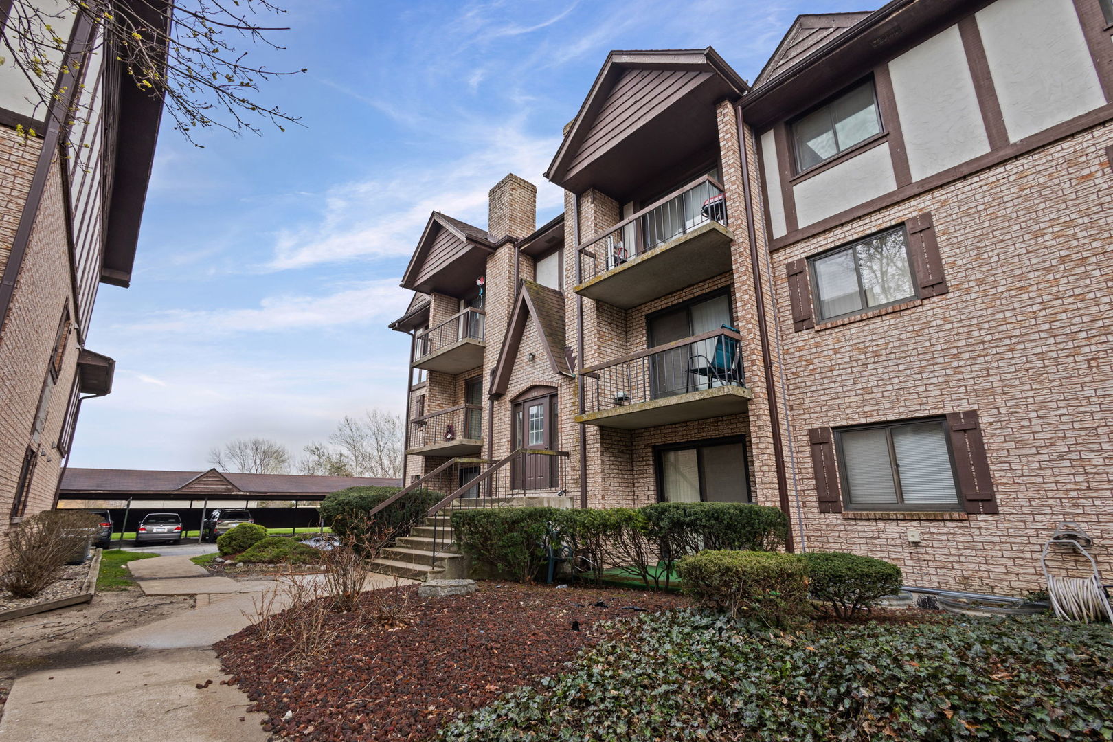 2815 Glenwood Lansing Road #205, Lynwood, IL 60411
