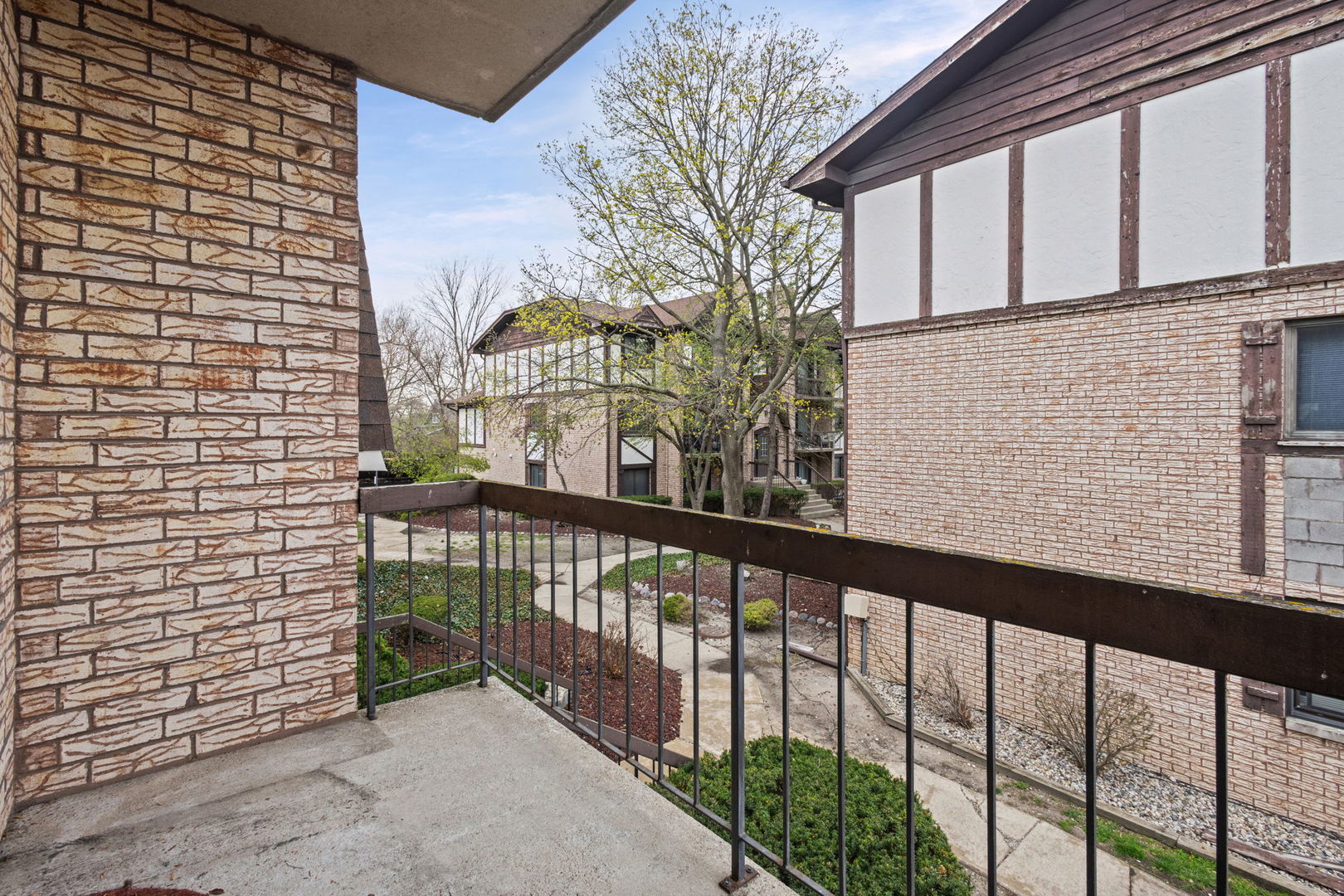 2815 Glenwood Lansing Road #205, Lynwood, IL 60411