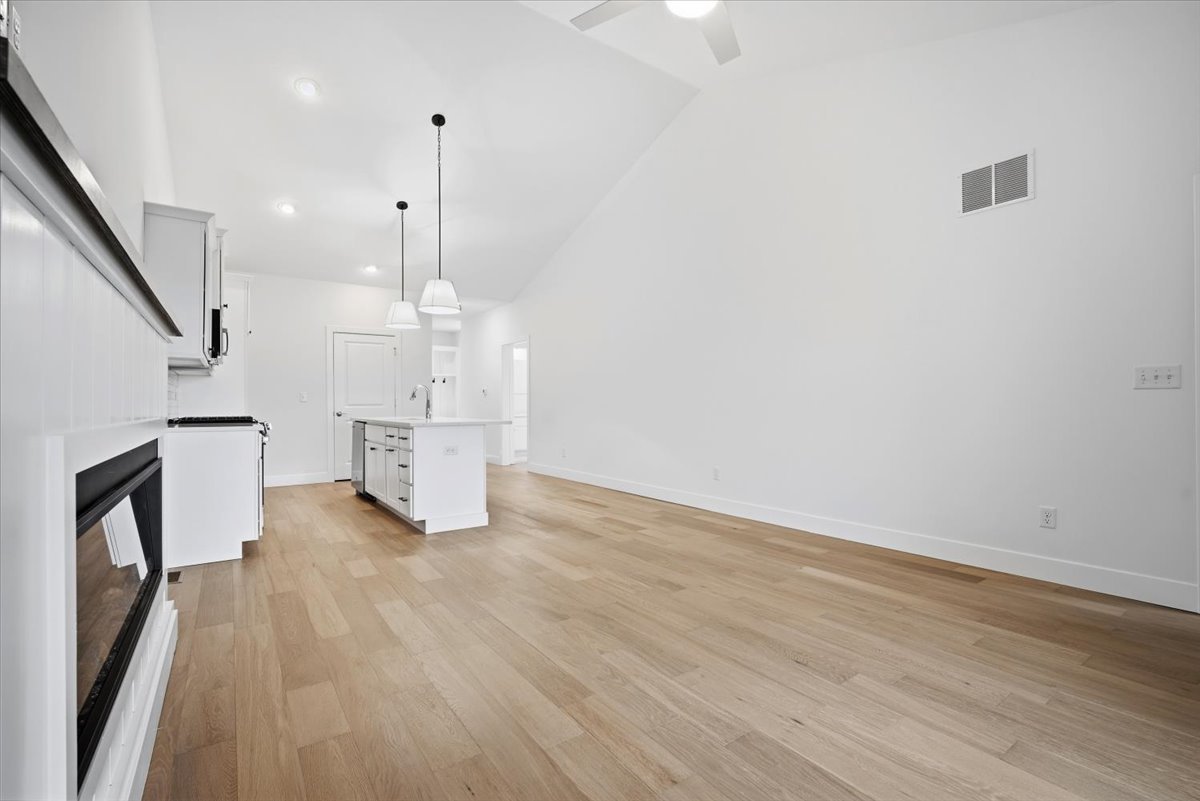 23 Stone Mill Court, Bloomington, IL 61705