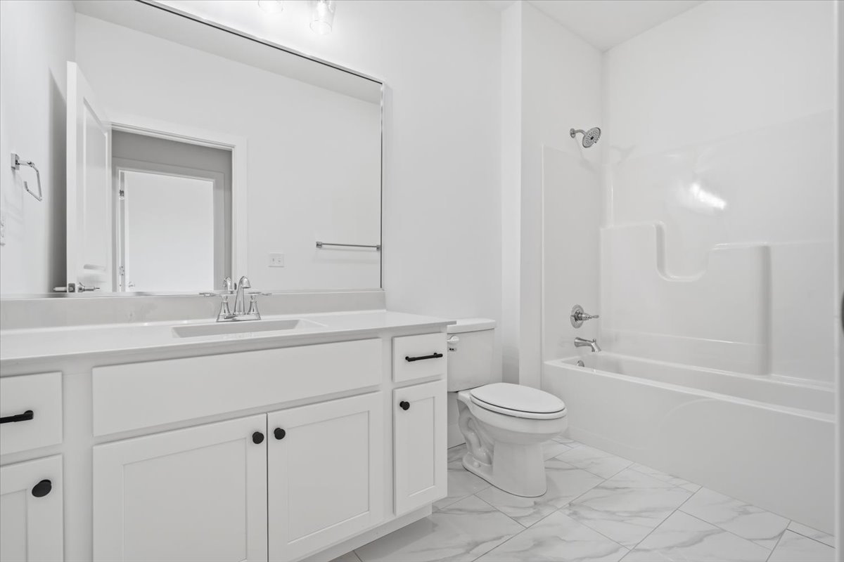 23 Stone Mill Court, Bloomington, IL 61705