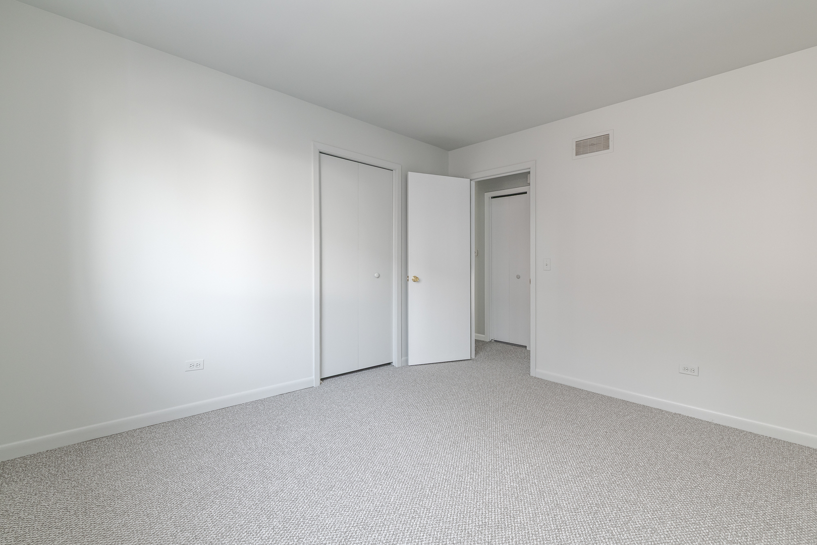 61 Highview Avenue, Fox Lake, IL 60020