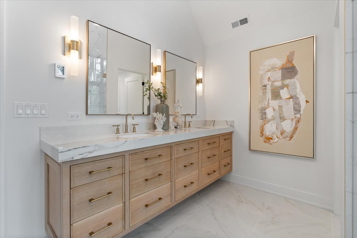 104 S Monroe Street, Hinsdale, IL 60521