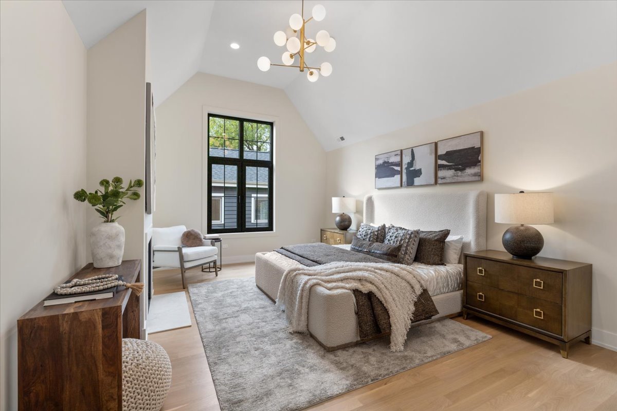 104 S Monroe Street, Hinsdale, IL 60521