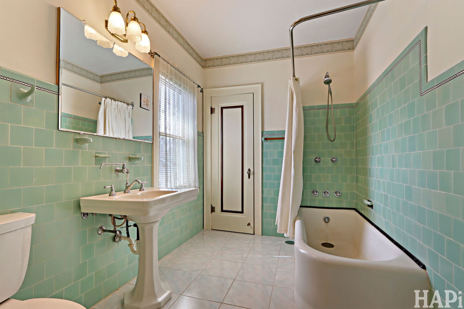 815 Rolling Lane Road, Johnsburg, IL 60051