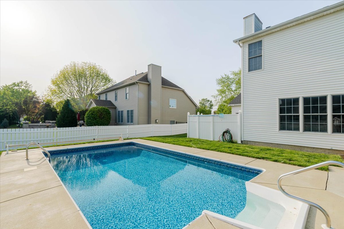 3505 Baldocchi Drive, Bloomington, IL 61704