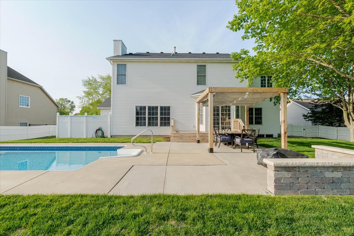 3505 Baldocchi Drive, Bloomington, IL 61704