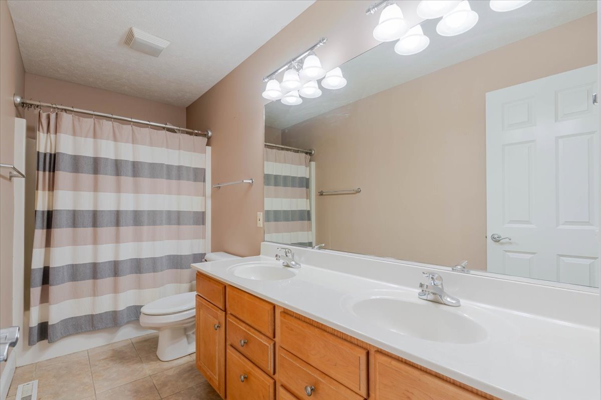 3505 Baldocchi Drive, Bloomington, IL 61704