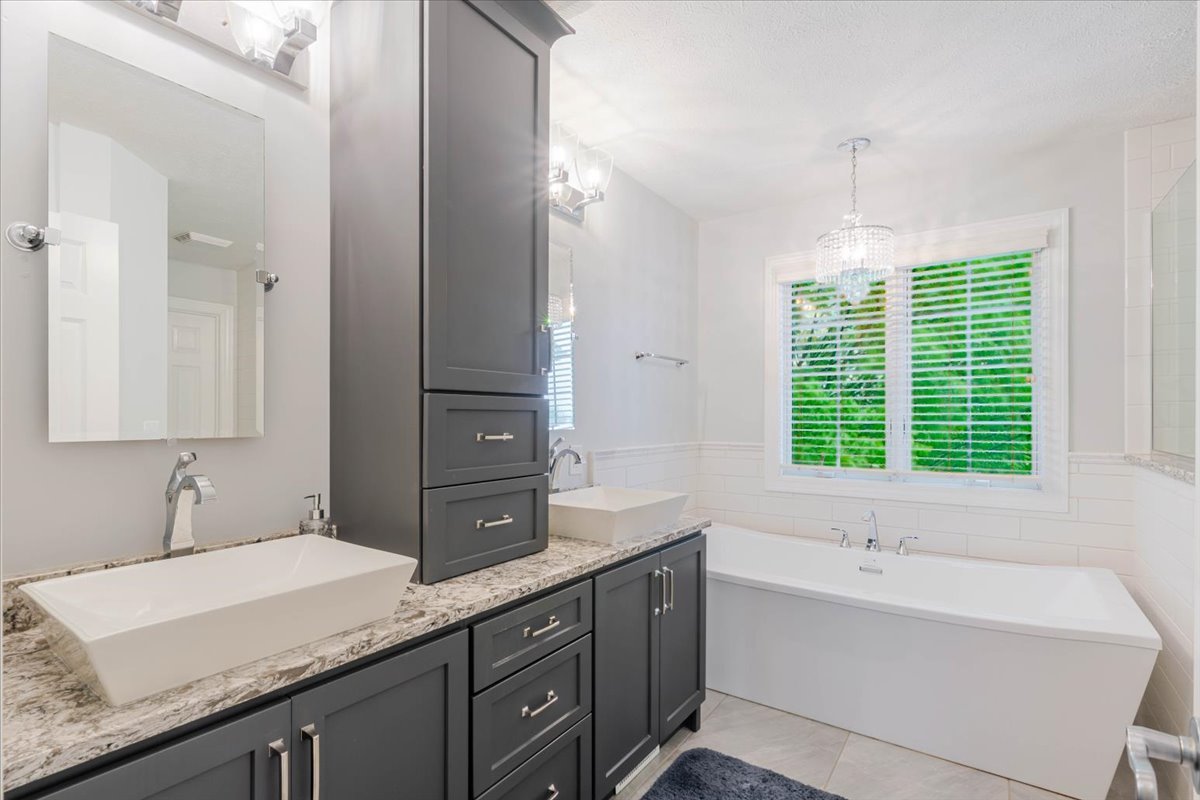 3505 Baldocchi Drive, Bloomington, IL 61704