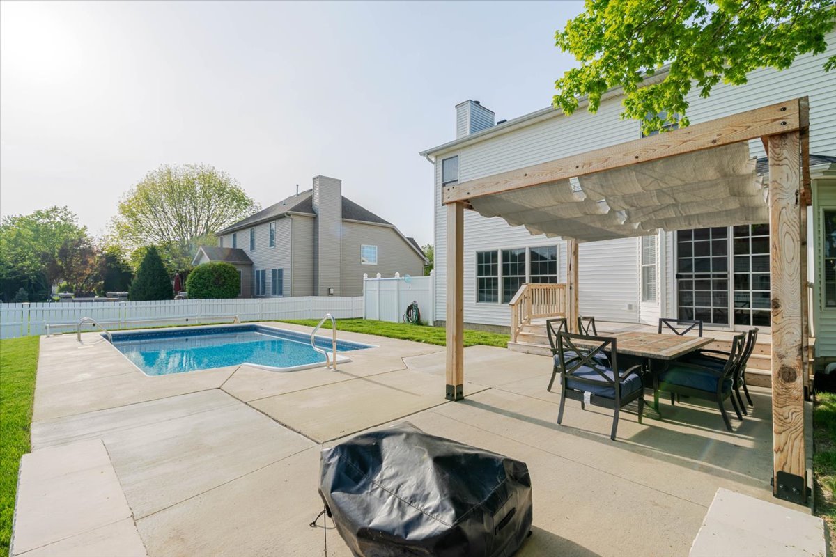 3505 Baldocchi Drive, Bloomington, IL 61704