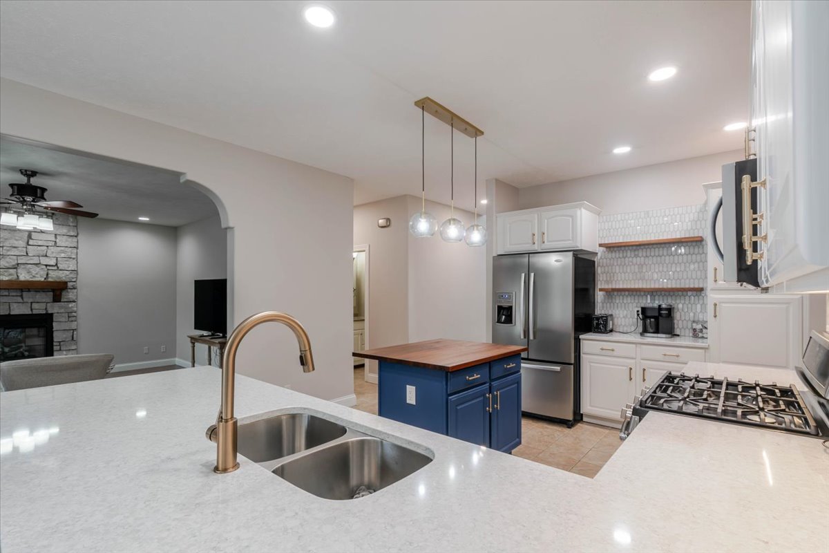 3505 Baldocchi Drive, Bloomington, IL 61704