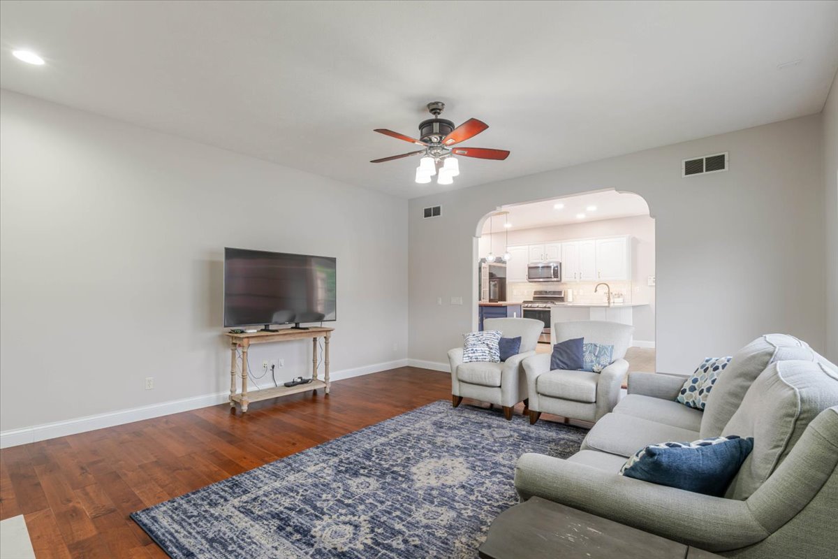 3505 Baldocchi Drive, Bloomington, IL 61704