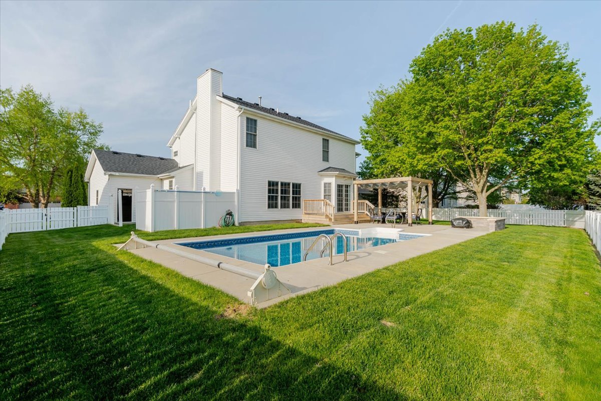 3505 Baldocchi Drive, Bloomington, IL 61704