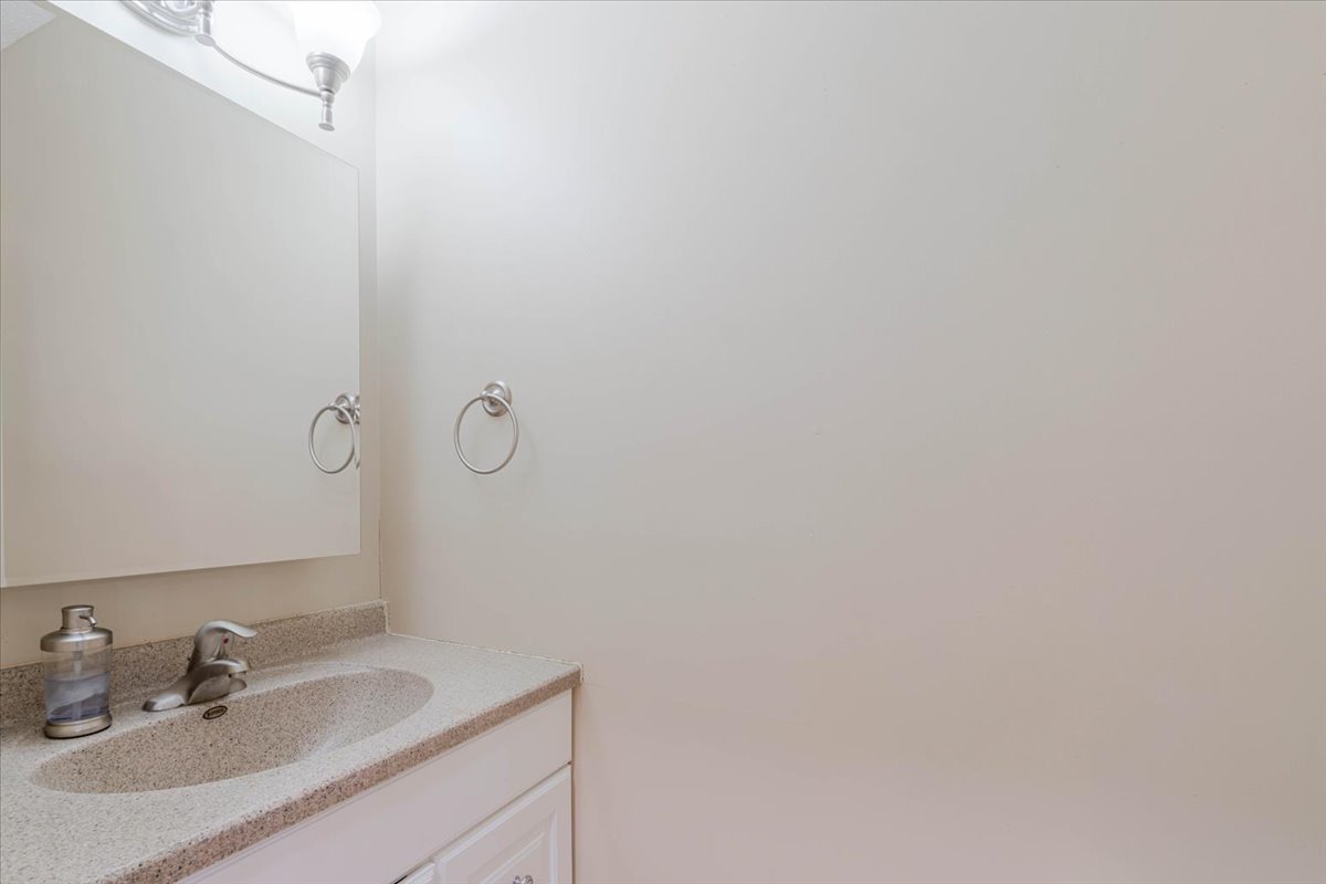 3505 Baldocchi Drive, Bloomington, IL 61704