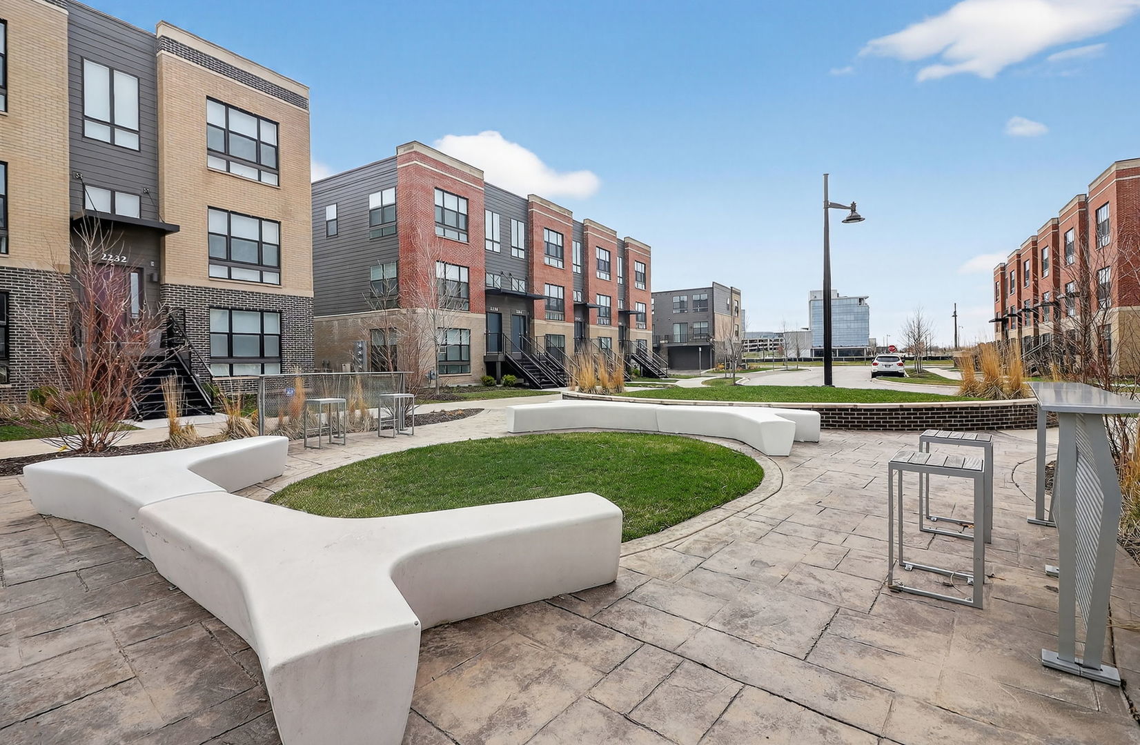 2213 Venture Drive, Schaumburg, IL 60173