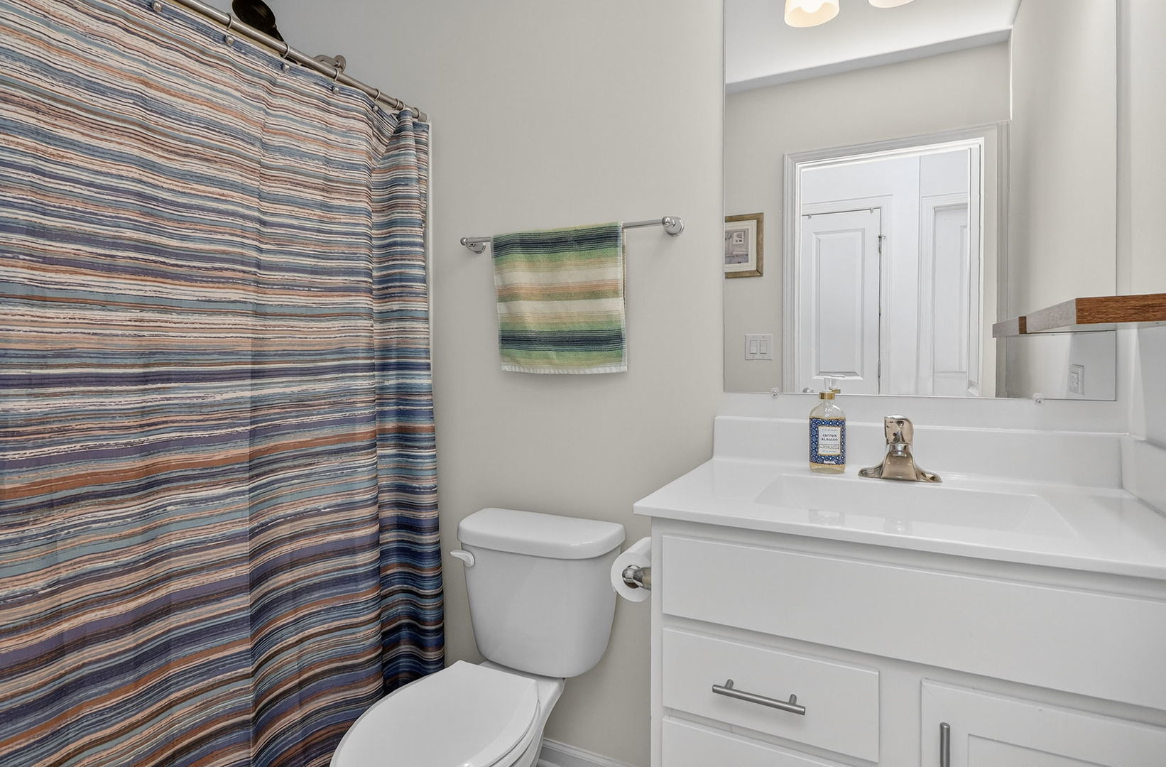 2213 Venture Drive, Schaumburg, IL 60173