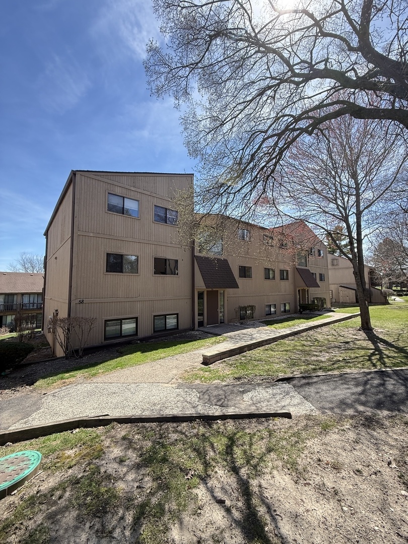 58 Vail Colony Road #9, Fox Lake, IL 60020
