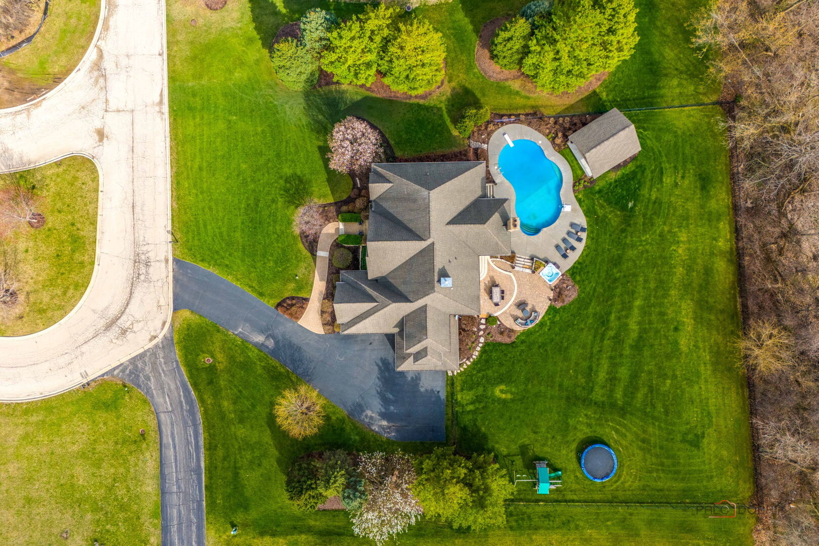 37W209 Deer Pond Court, St. Charles, IL 60175