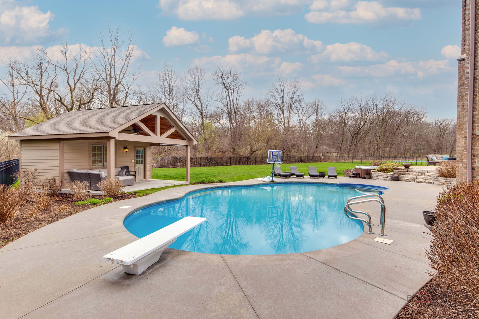 37W209 Deer Pond Court, St. Charles, IL 60175