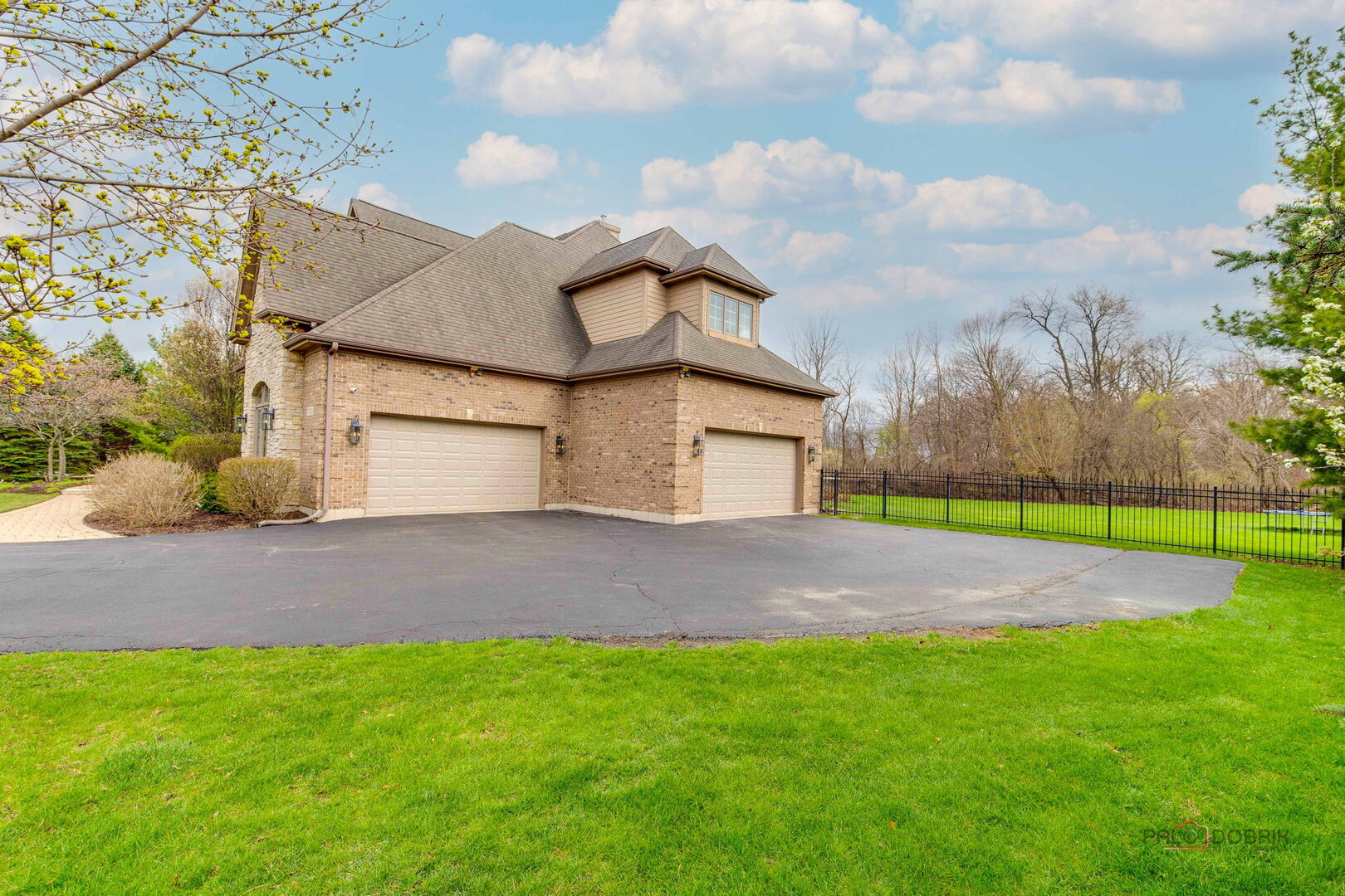 37W209 Deer Pond Court, St. Charles, IL 60175