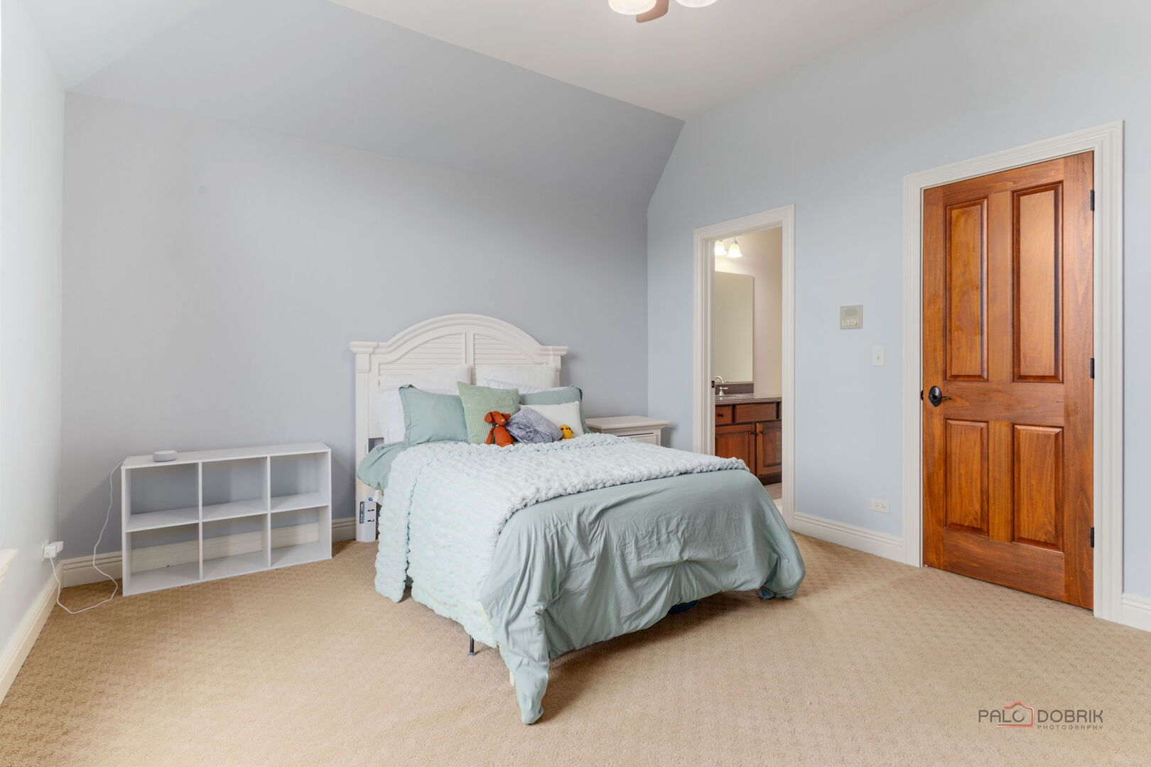 37W209 Deer Pond Court, St. Charles, IL 60175