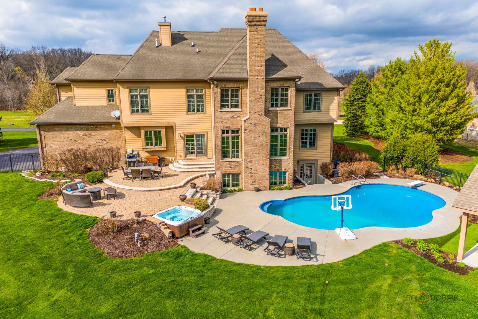 37W209 Deer Pond Court, St. Charles, IL 60175
