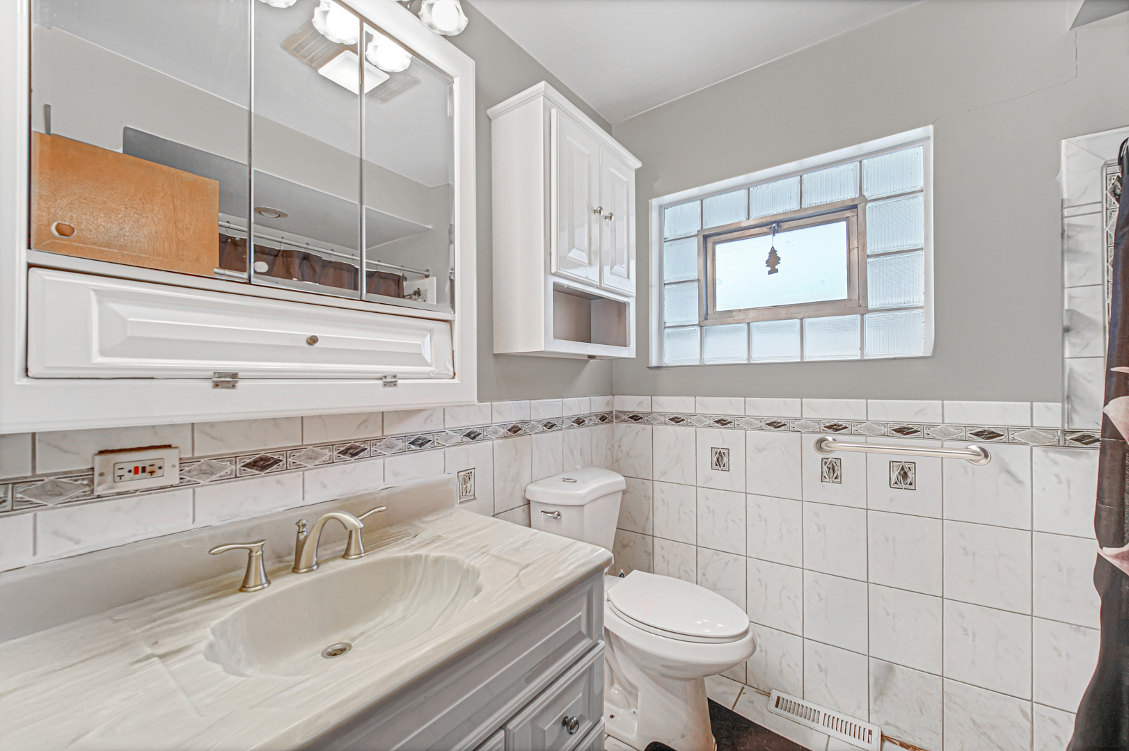 8713 S Washtenaw Avenue, Evergreen Park, IL 60805