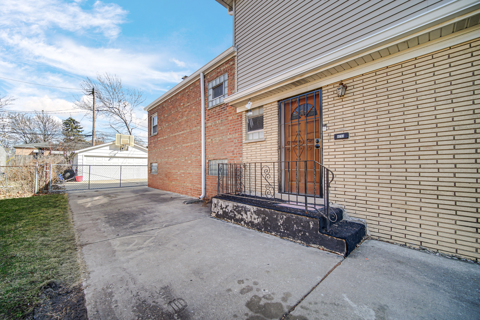 8713 S Washtenaw Avenue, Evergreen Park, IL 60805