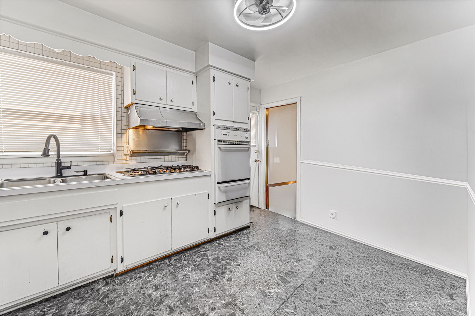 8713 S Washtenaw Avenue, Evergreen Park, IL 60805