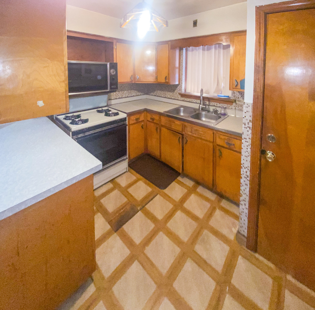 12632 S Emerald Avenue, Chicago, IL 60628