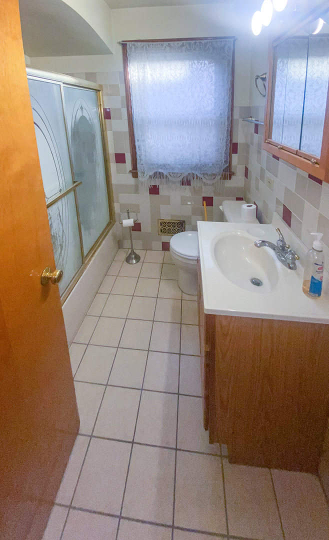 12632 S Emerald Avenue, Chicago, IL 60628