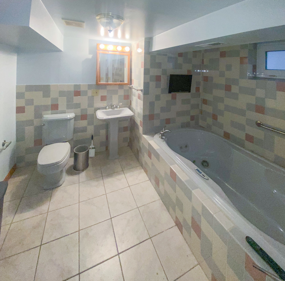 12632 S Emerald Avenue, Chicago, IL 60628