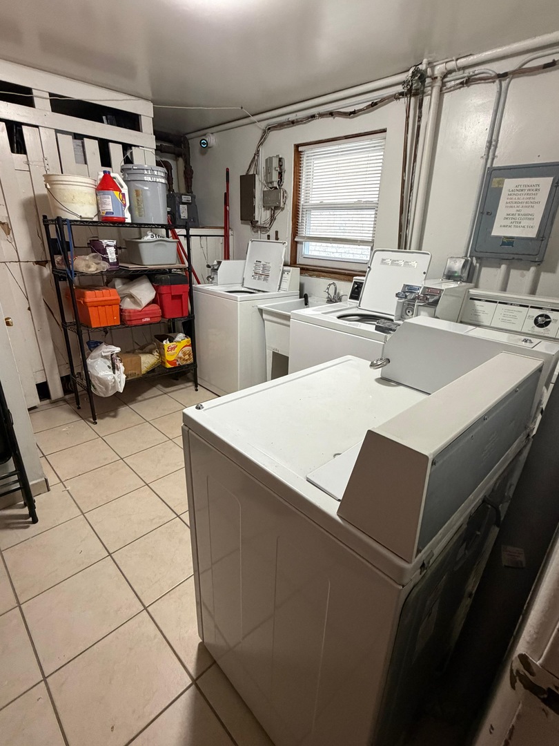 7612 W Belmont Avenue #1N, Chicago, IL 60634