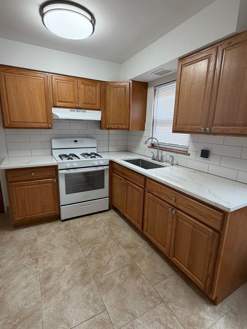 7612 W Belmont Avenue #1N, Chicago, IL 60634