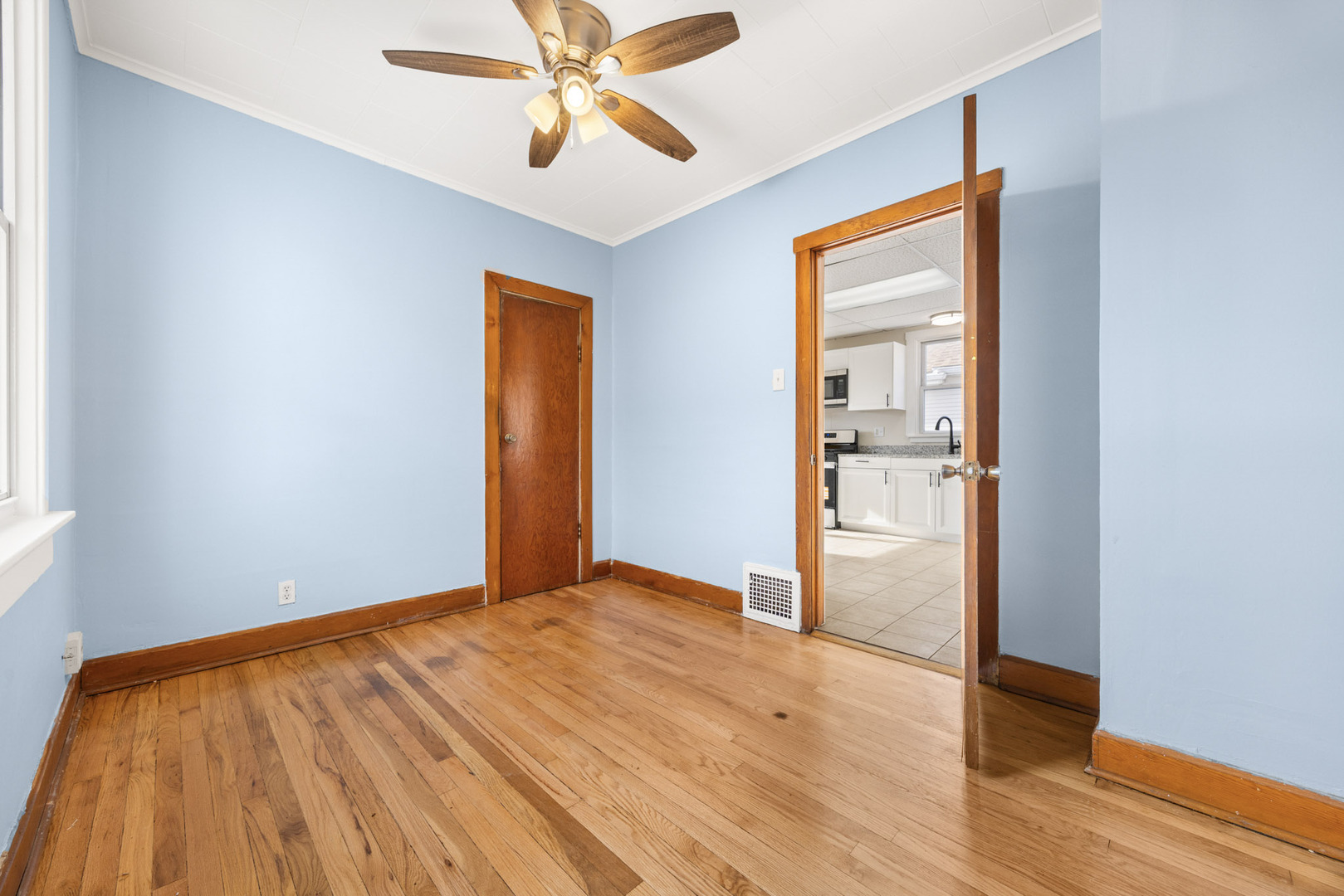 1706 N 15th Avenue, Melrose Park, IL 60160