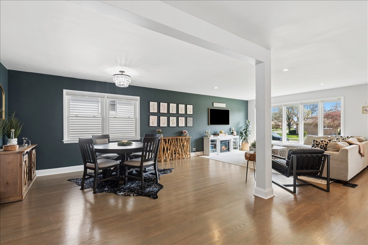 8154 N Root Court, Niles, IL 60714