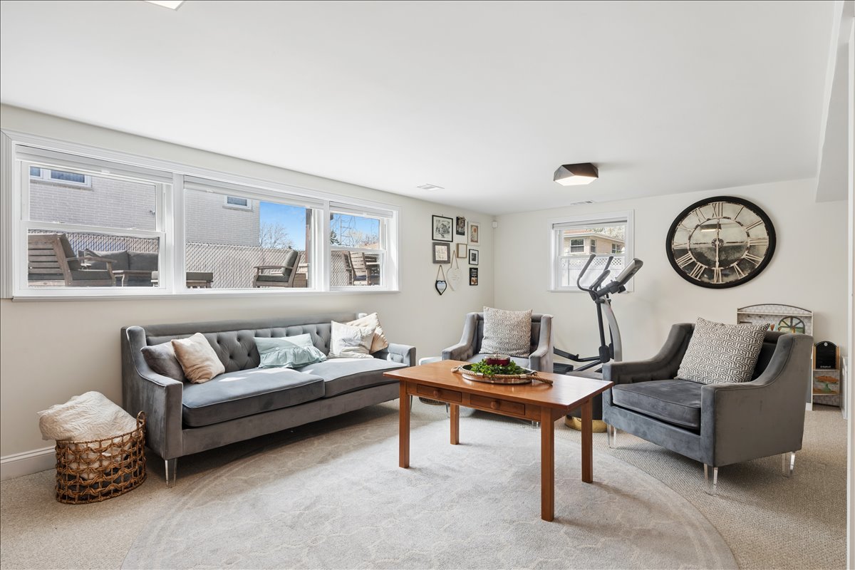 8154 N Root Court, Niles, IL 60714