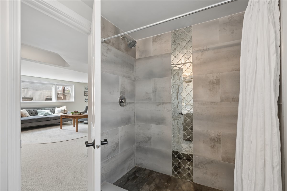 8154 N Root Court, Niles, IL 60714