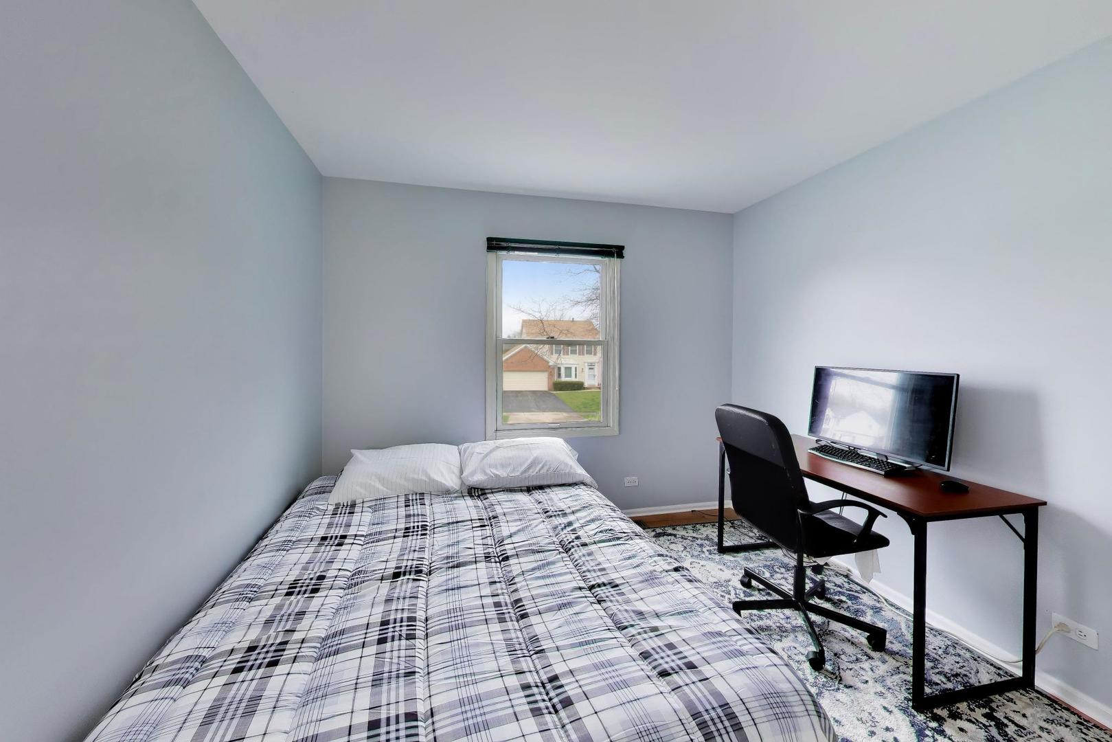 19 Dellmont Court, Buffalo Grove, IL 60089