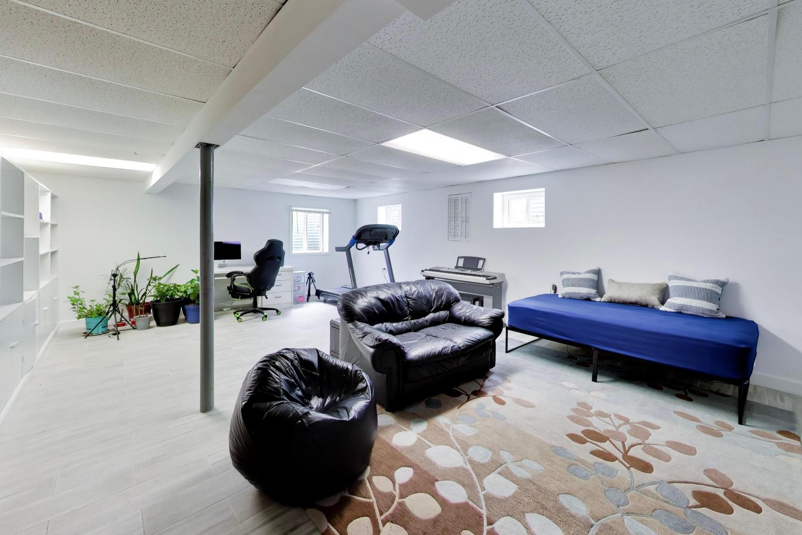 19 Dellmont Court, Buffalo Grove, IL 60089