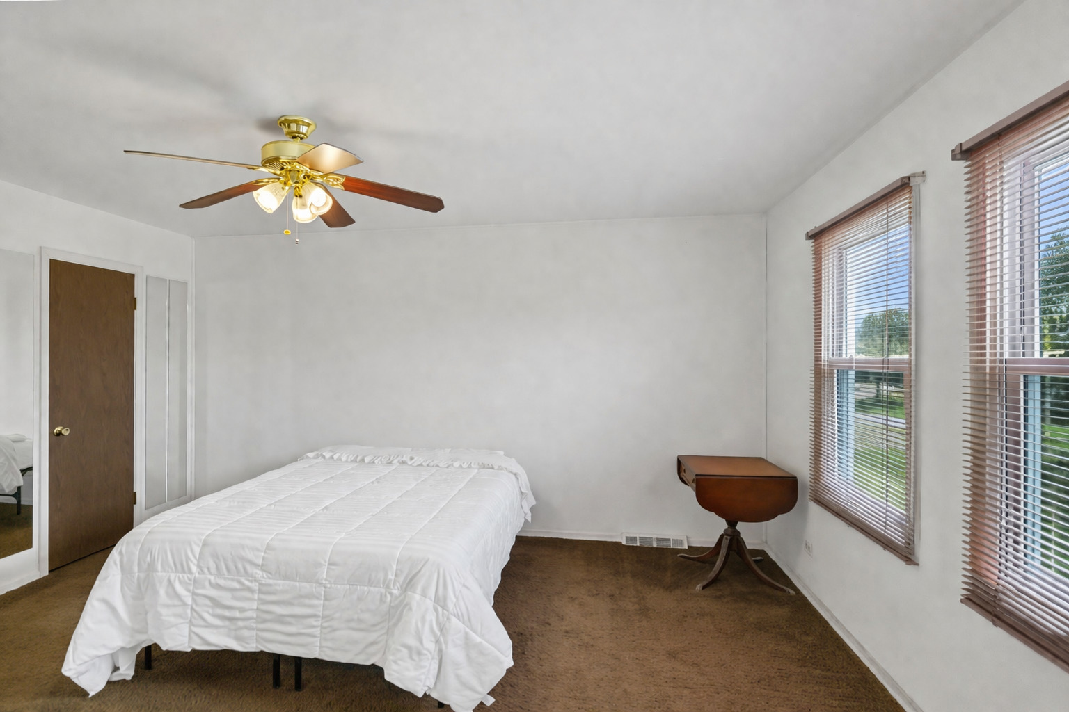 815 Knightsbridge Lane, Schaumburg, IL 60195