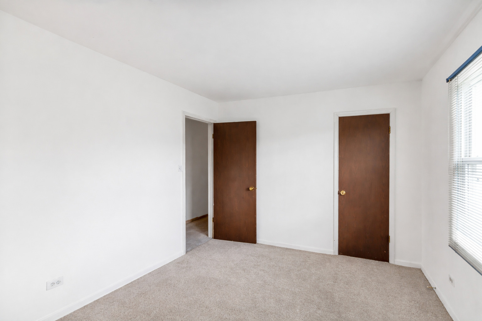 815 Knightsbridge Lane, Schaumburg, IL 60195