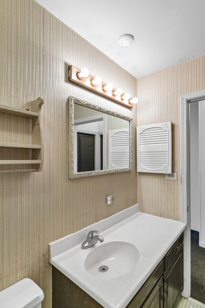 815 Knightsbridge Lane, Schaumburg, IL 60195