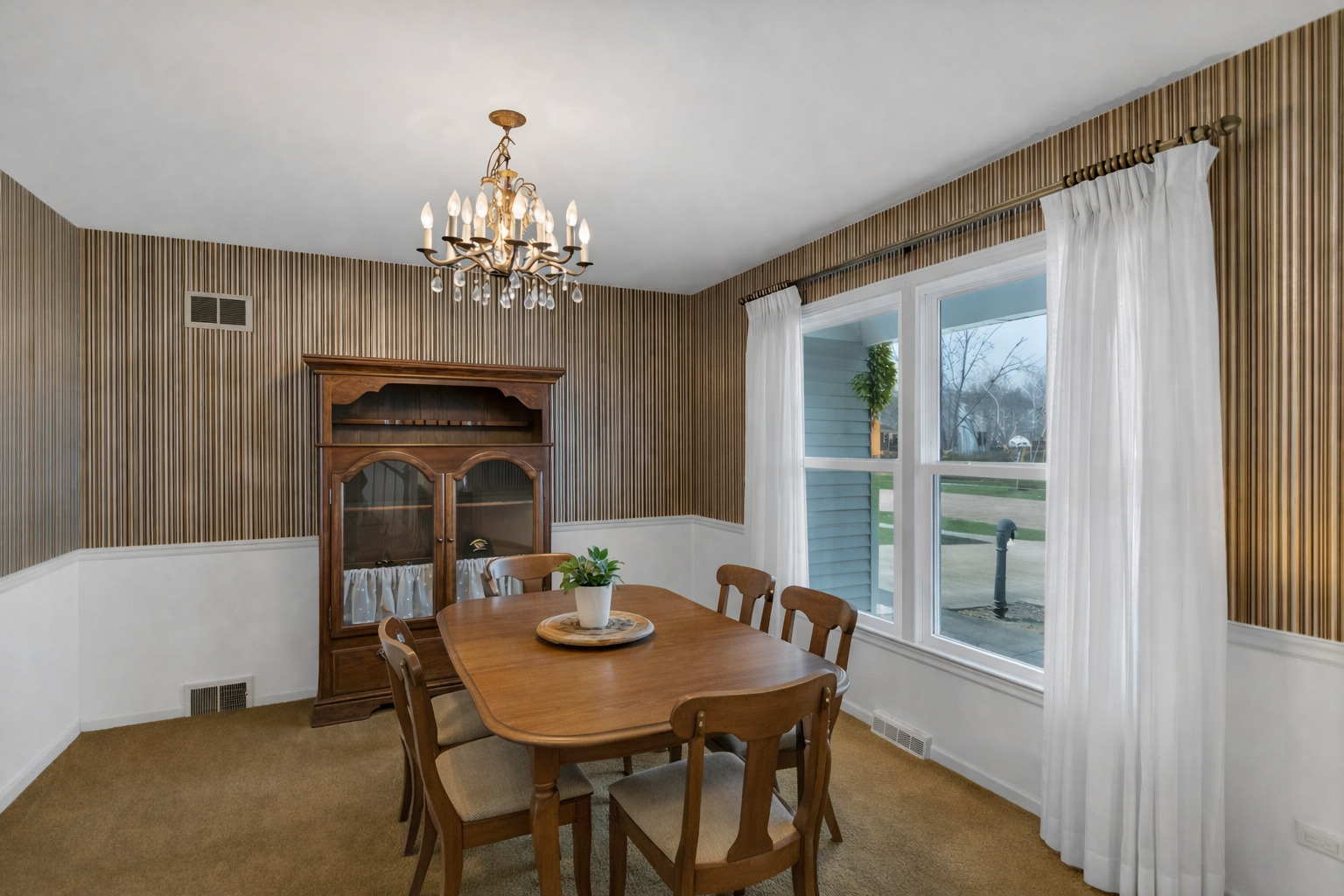 815 Knightsbridge Lane, Schaumburg, IL 60195