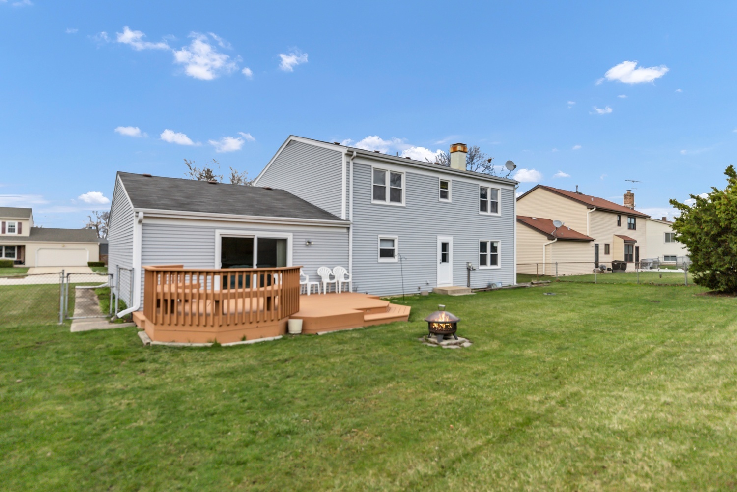 815 Knightsbridge Lane, Schaumburg, IL 60195