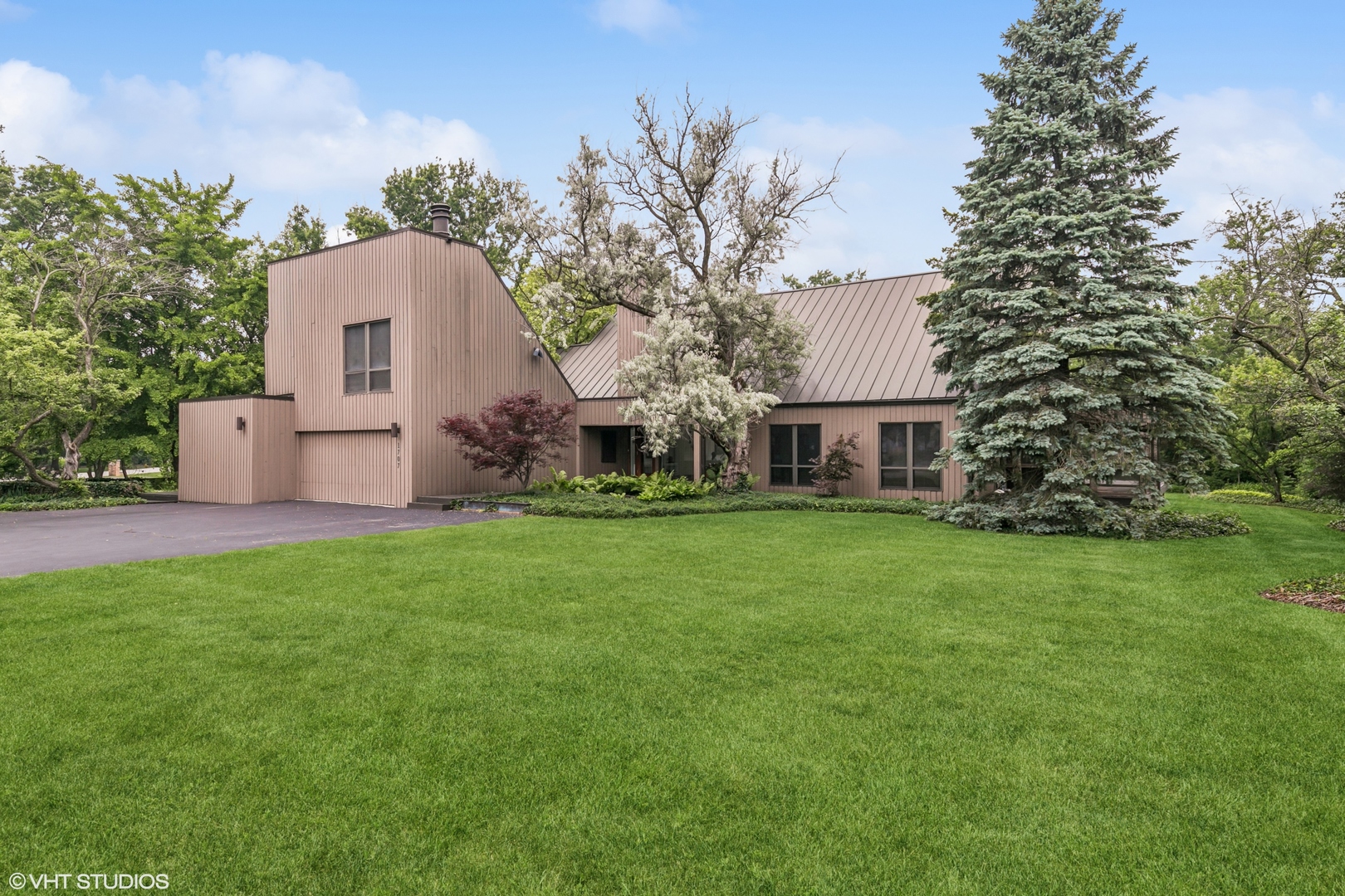 1707 Lynwood Court, Flossmoor, IL 60422