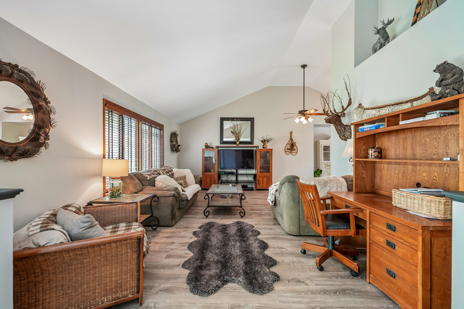 6 Crows Nest Court, Third Lake, IL 60030