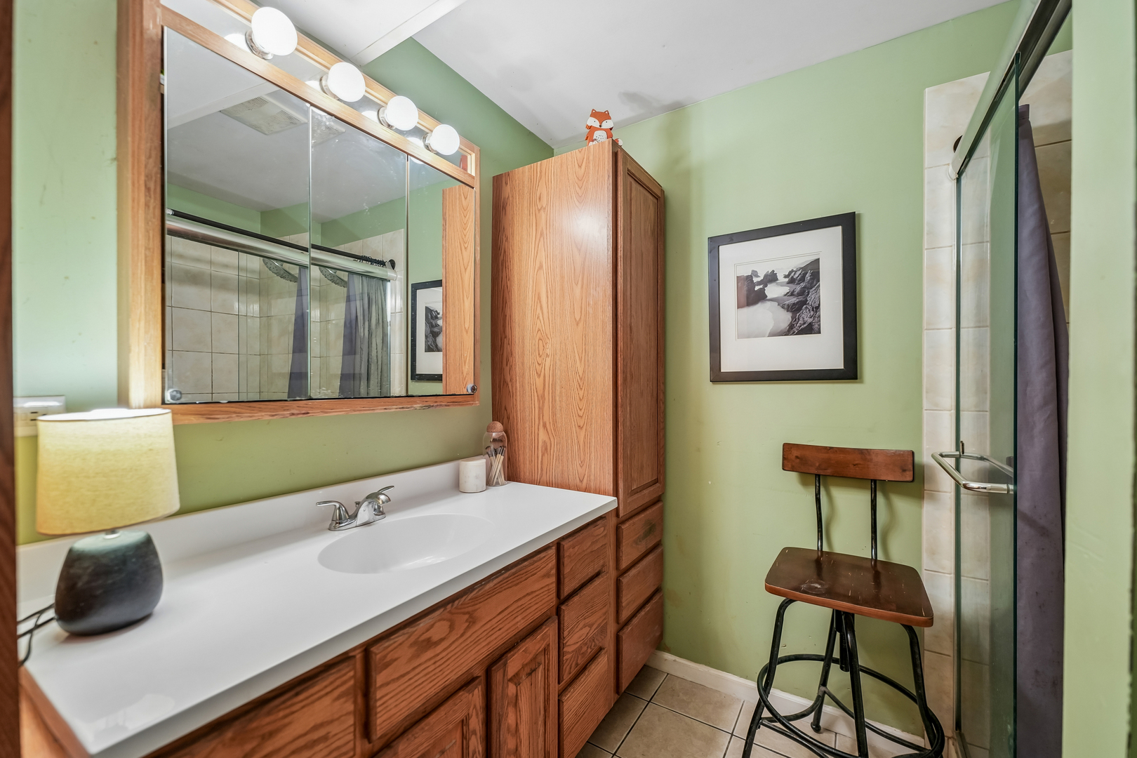 6 Crows Nest Court, Third Lake, IL 60030